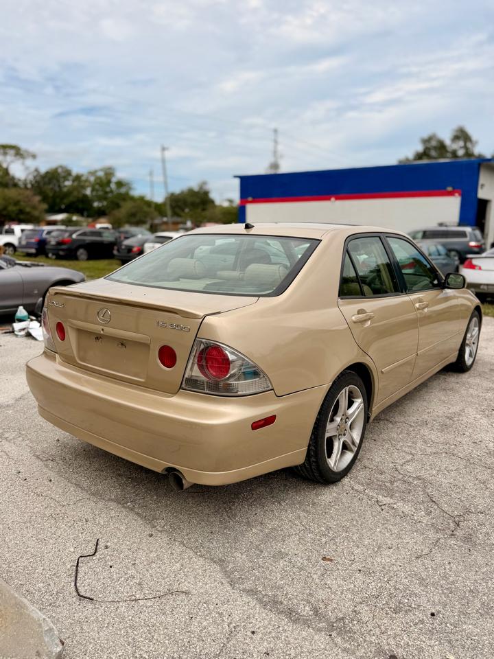 Lexus IS 300 4D Sedan 2004