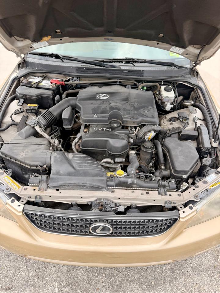 Lexus IS 300 4D Sedan 2004