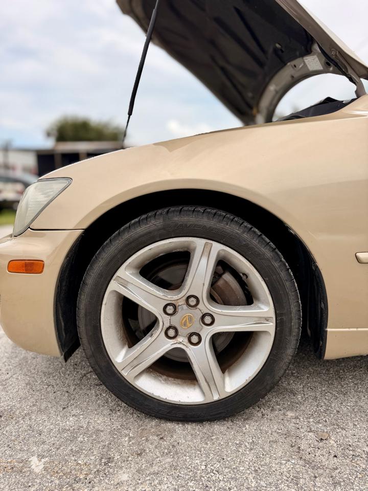 Lexus IS 300 4D Sedan 2004