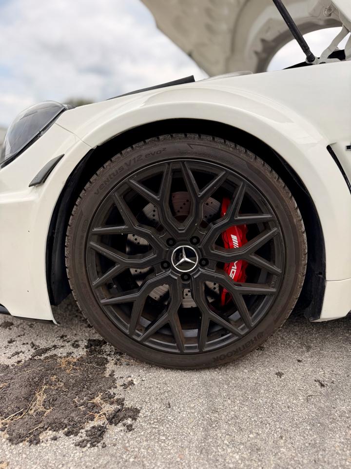 Mercedes-Benz C-Class C63 AMG Coupe 2012