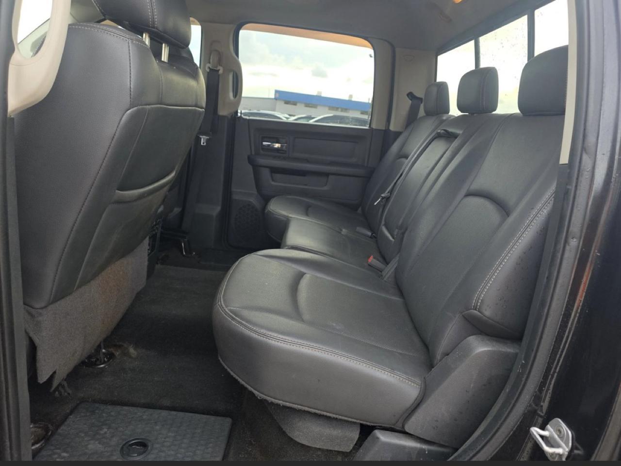 RAM 1500 ST Crew Cab 2WD 2010