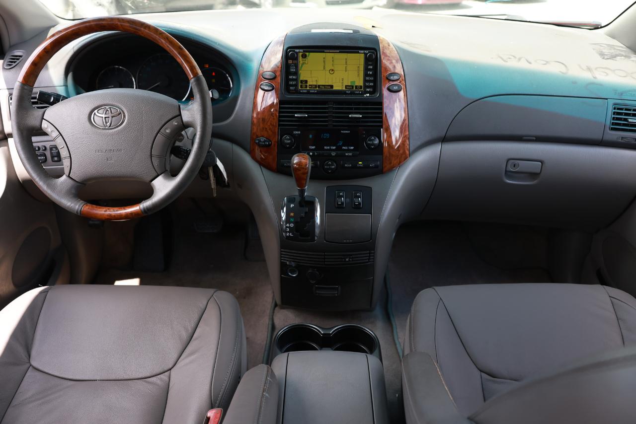 Toyota Sienna XLE 2006