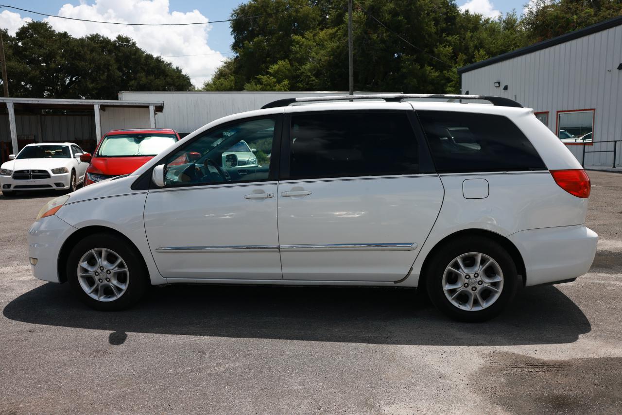 Toyota Sienna XLE 2006
