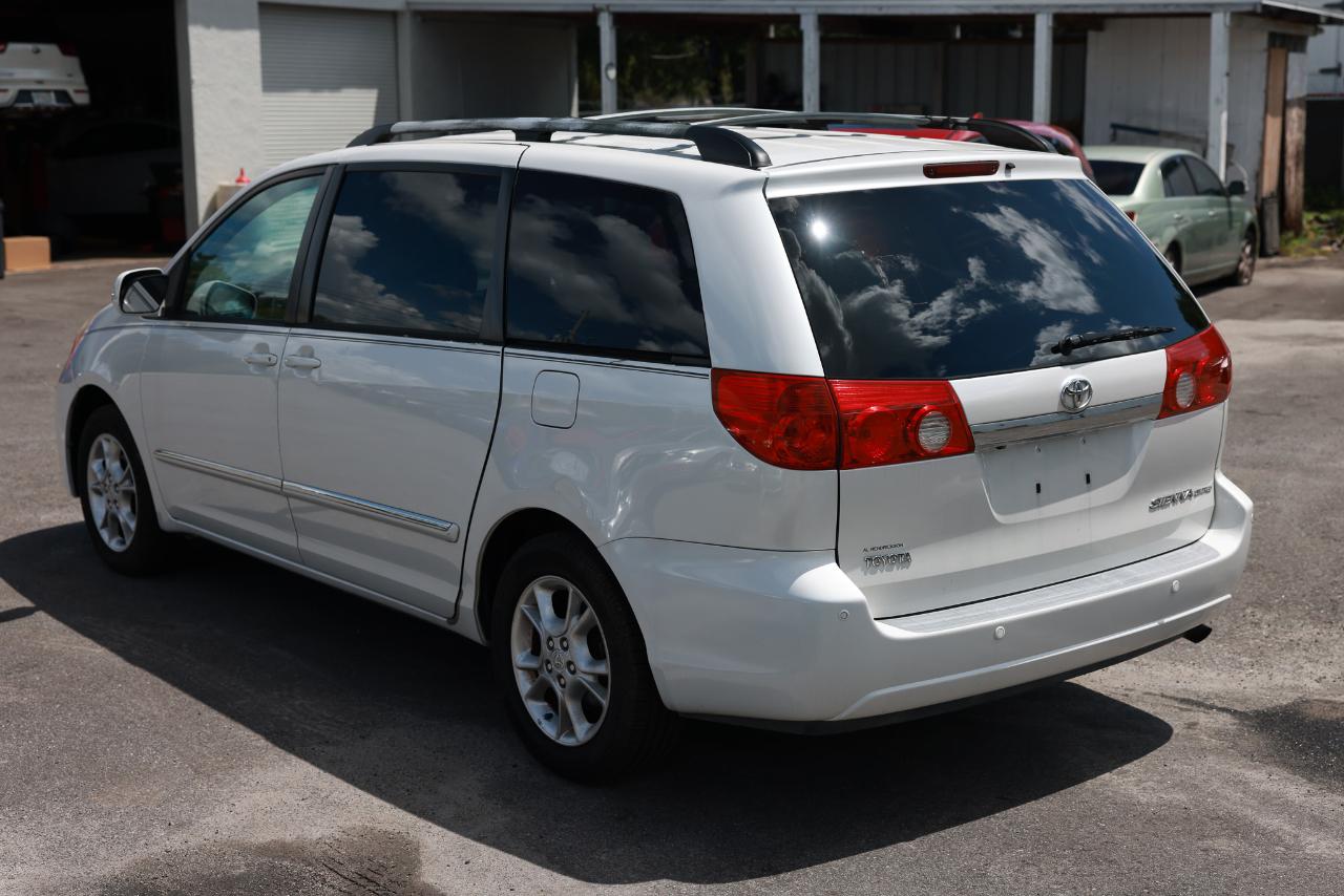 Toyota Sienna XLE 2006