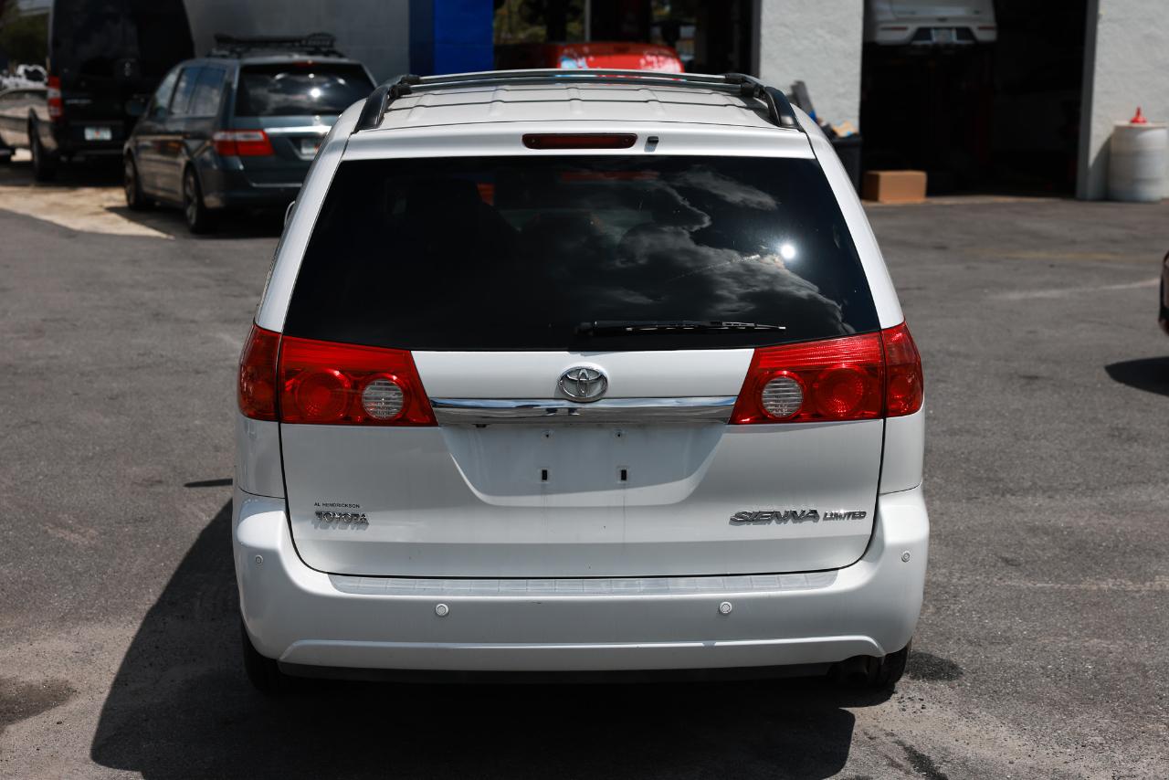 Toyota Sienna XLE 2006