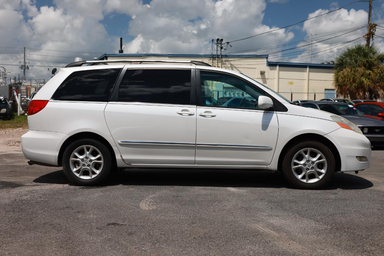 Toyota Sienna XLE 2006