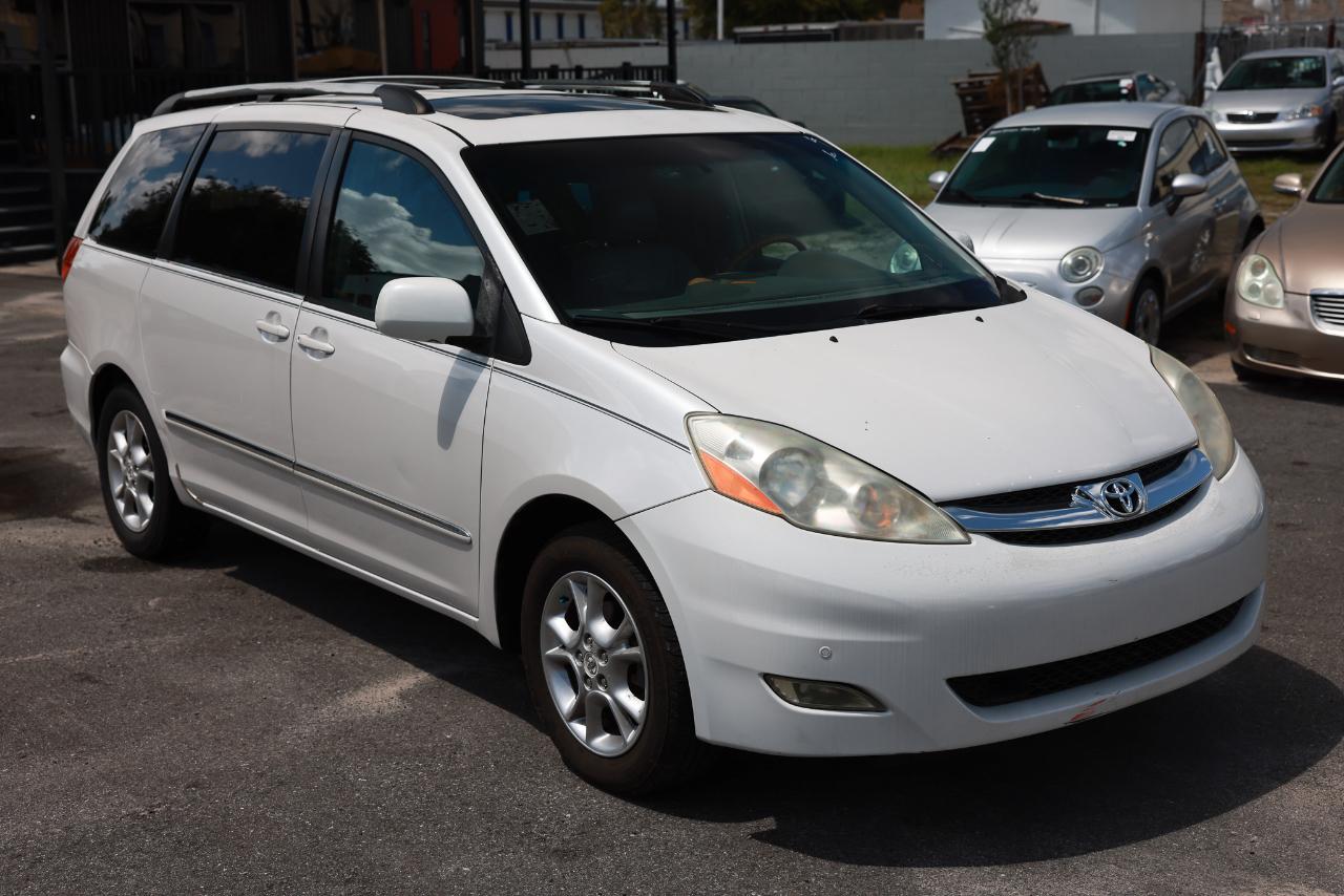 Toyota Sienna XLE 2006