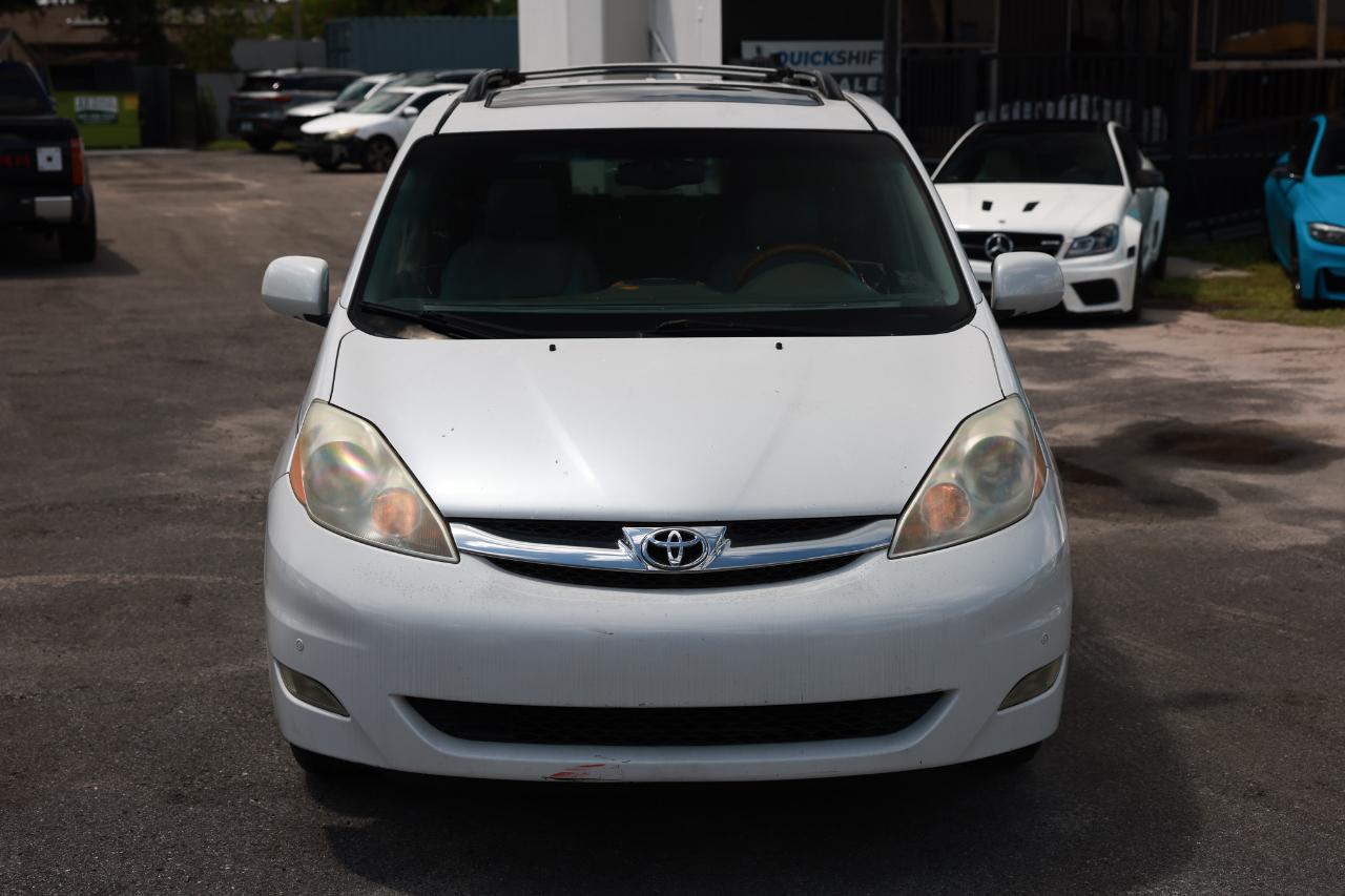 Toyota Sienna XLE 2006
