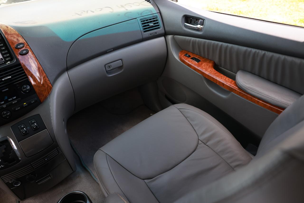 Toyota Sienna XLE 2006