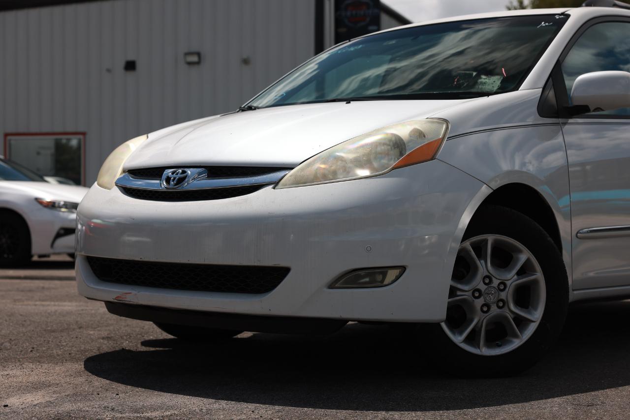 Toyota Sienna XLE 2006