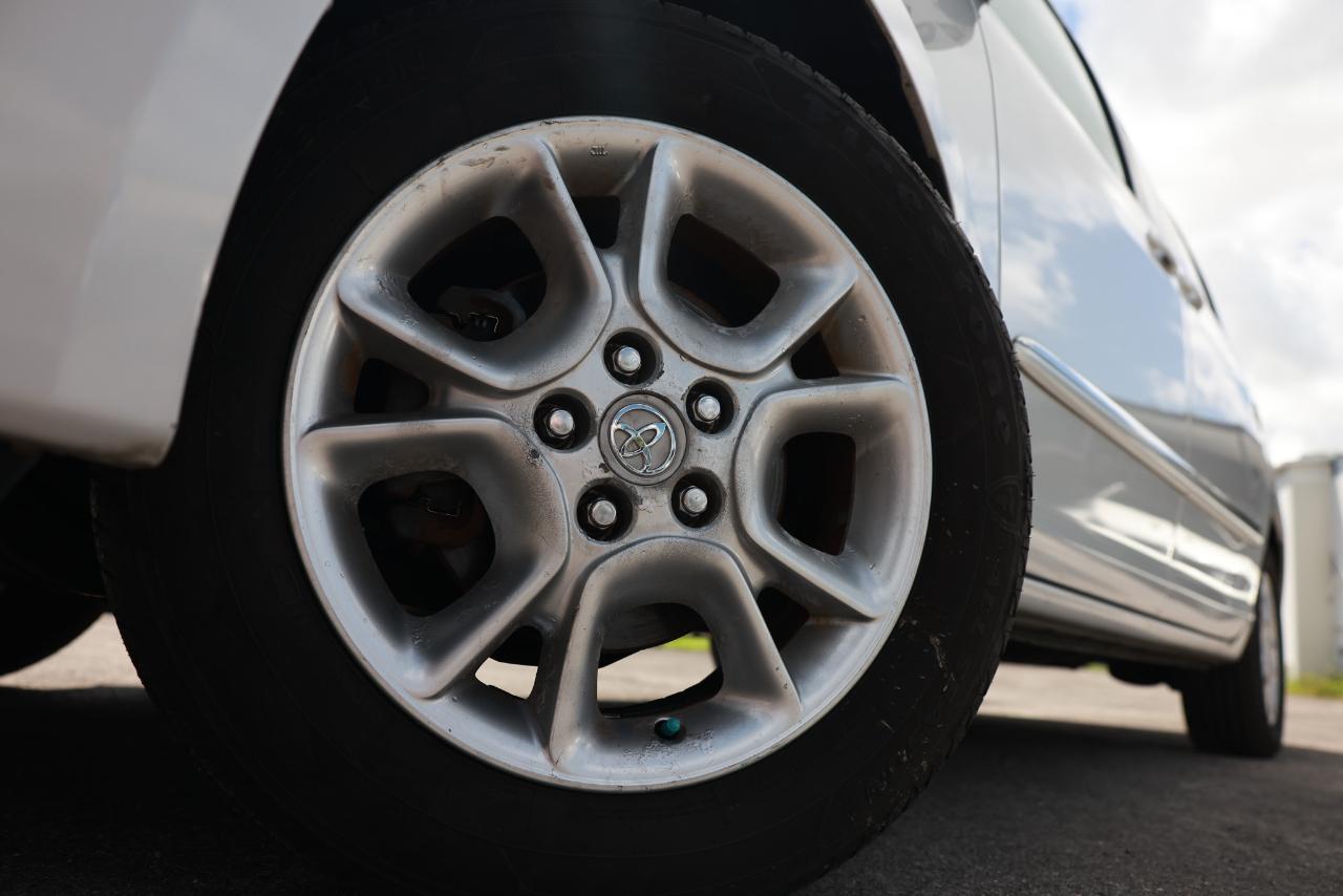 Toyota Sienna XLE 2006