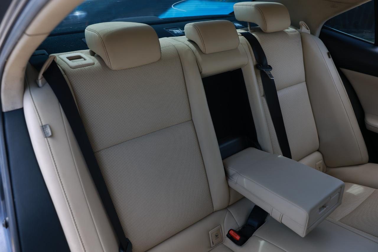 Lexus IS 250 RWD 2015