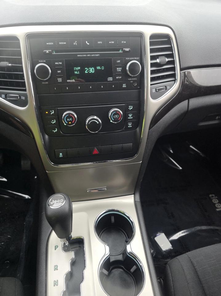 Jeep Grand Cherokee Laredo 2WD 2013