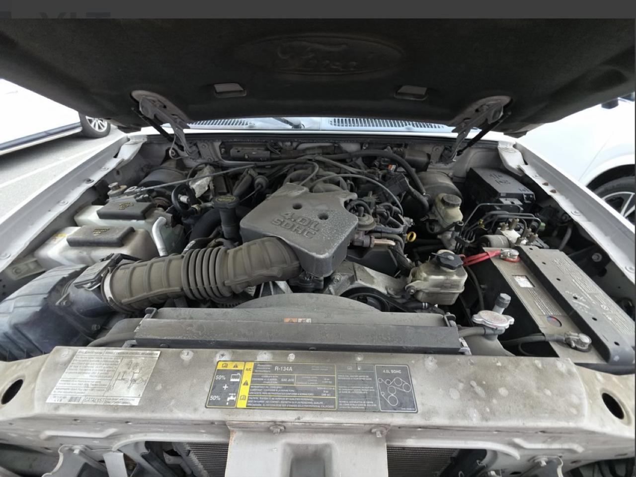 Ford Explorer Sport Trac XLS 2WD 2004