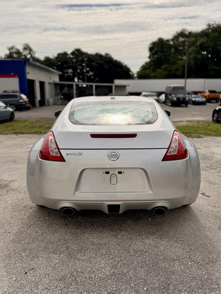 Nissan 370Z Coupe 2009