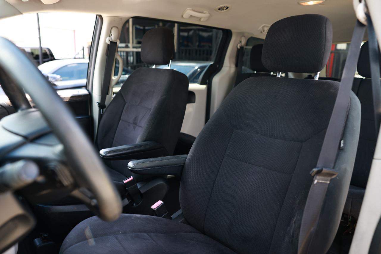 Dodge Grand Caravan Express 2011