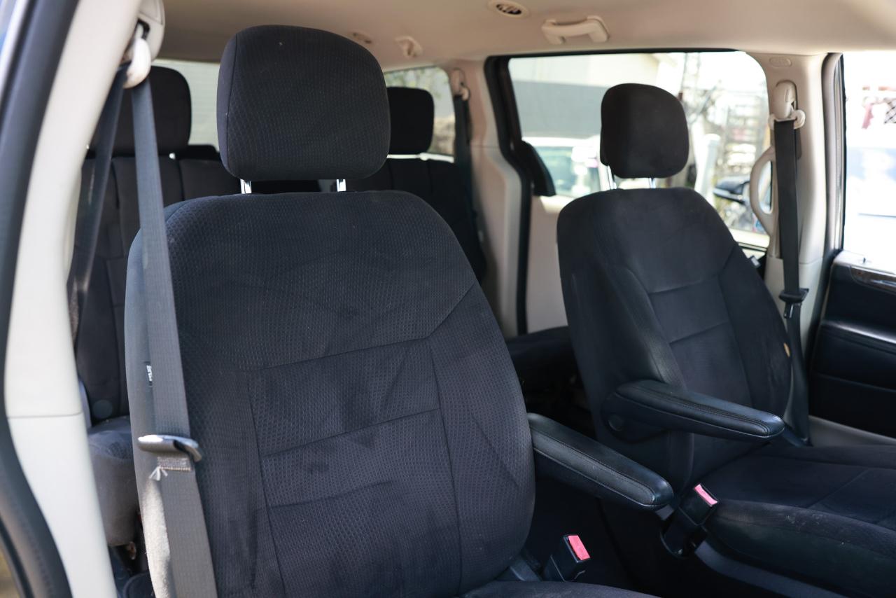 Dodge Grand Caravan Express 2011