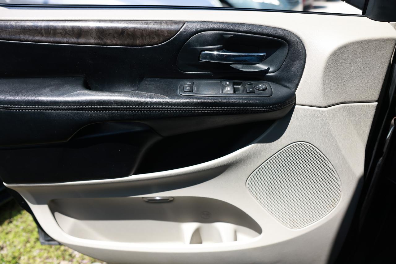 Dodge Grand Caravan Express 2011
