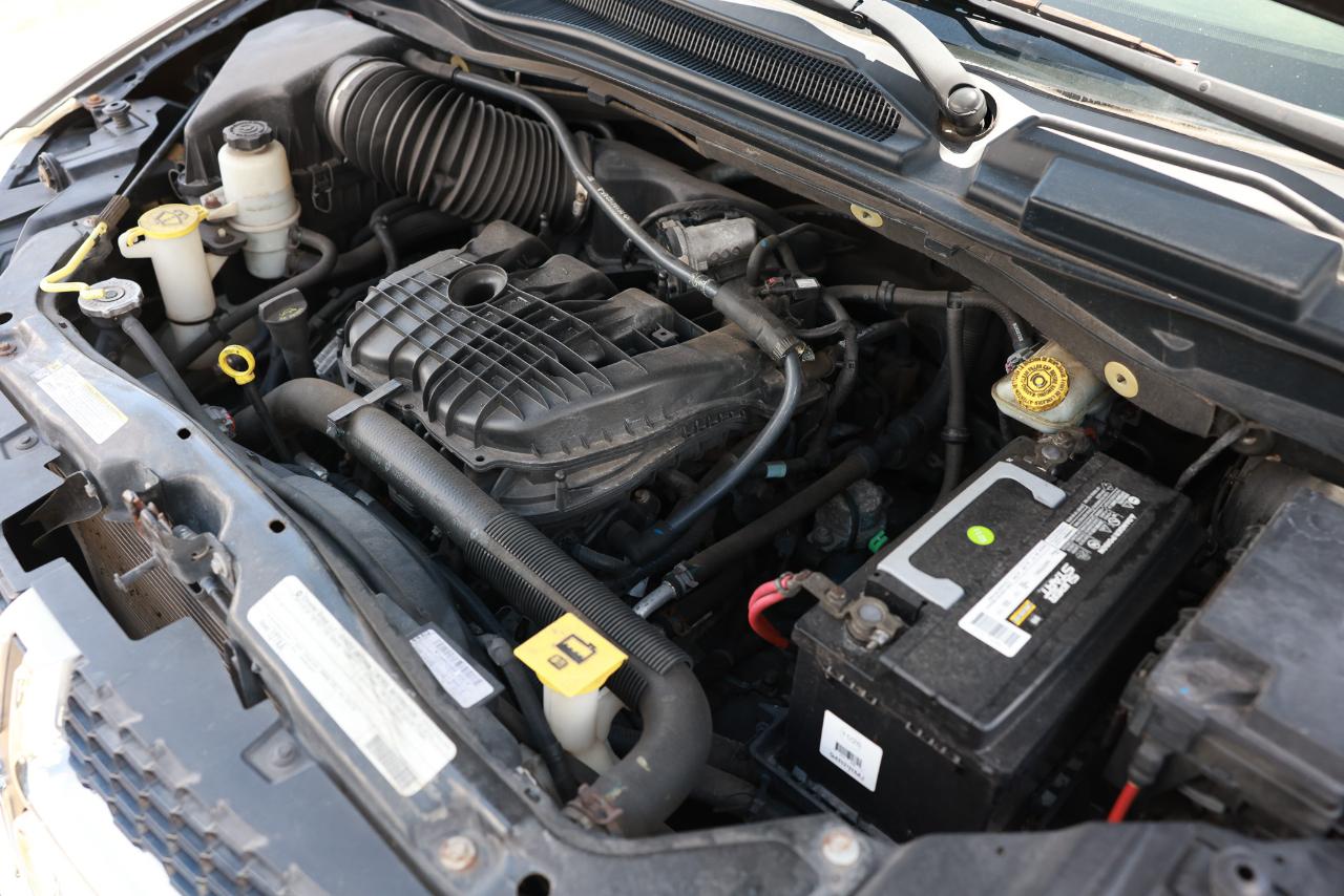 Dodge Grand Caravan Express 2011