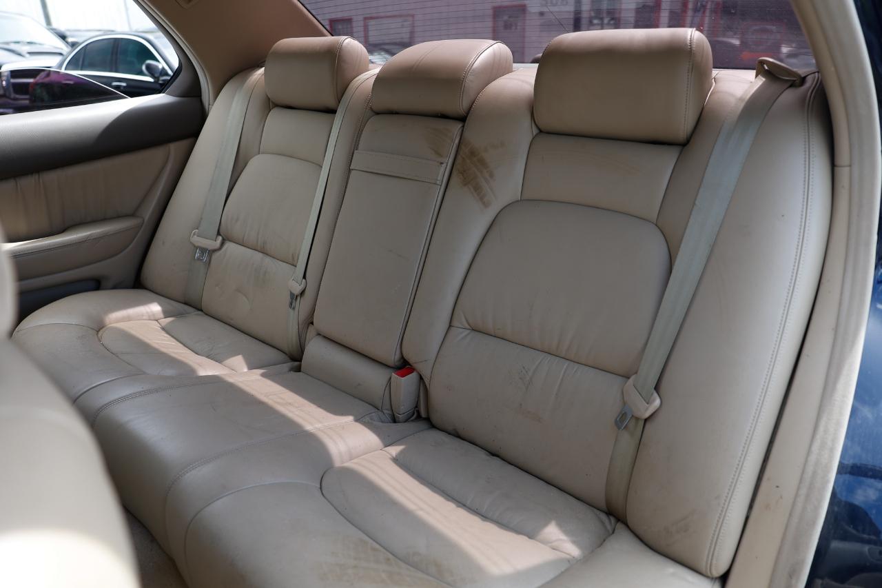 Lexus LS 400 Base 1999