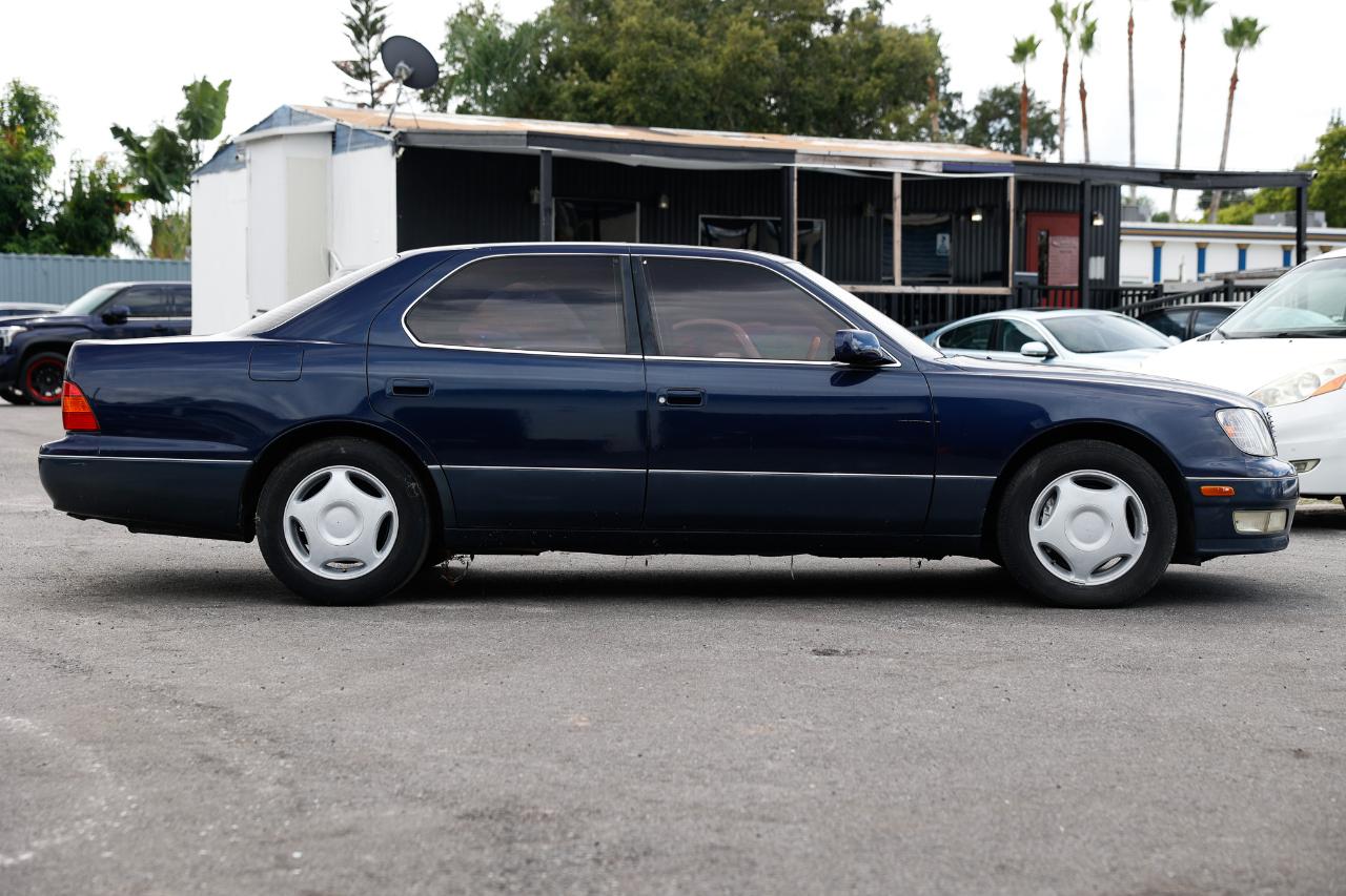 Lexus LS 400 Base 1999