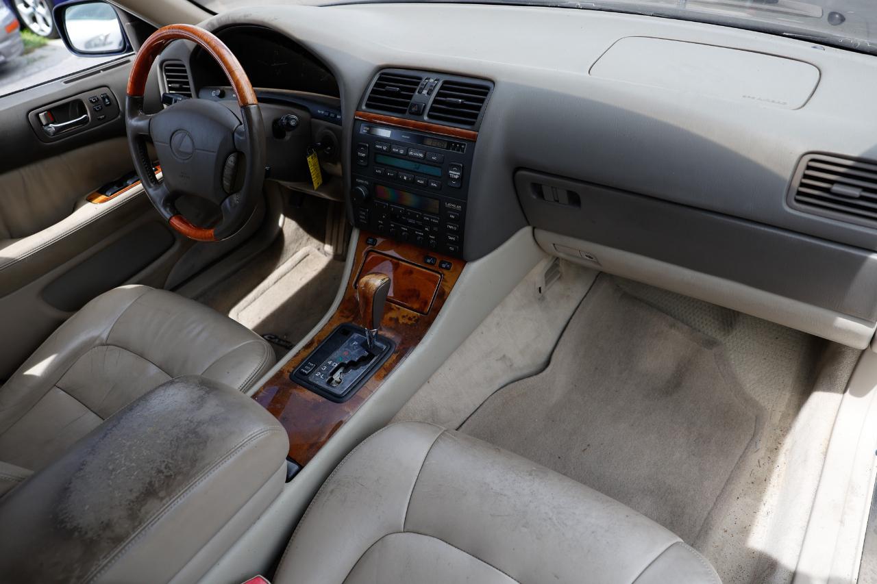 Lexus LS 400 Base 1999