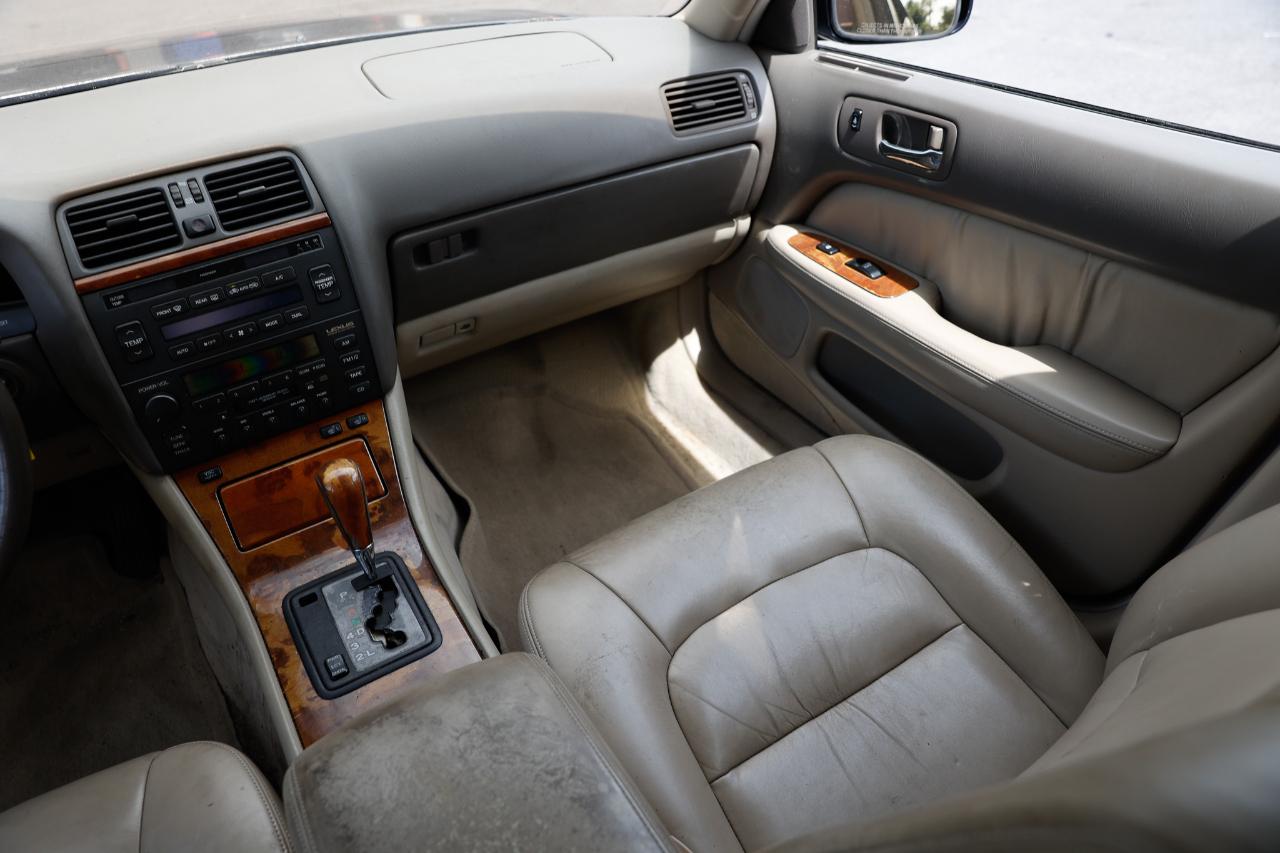 Lexus LS 400 Base 1999