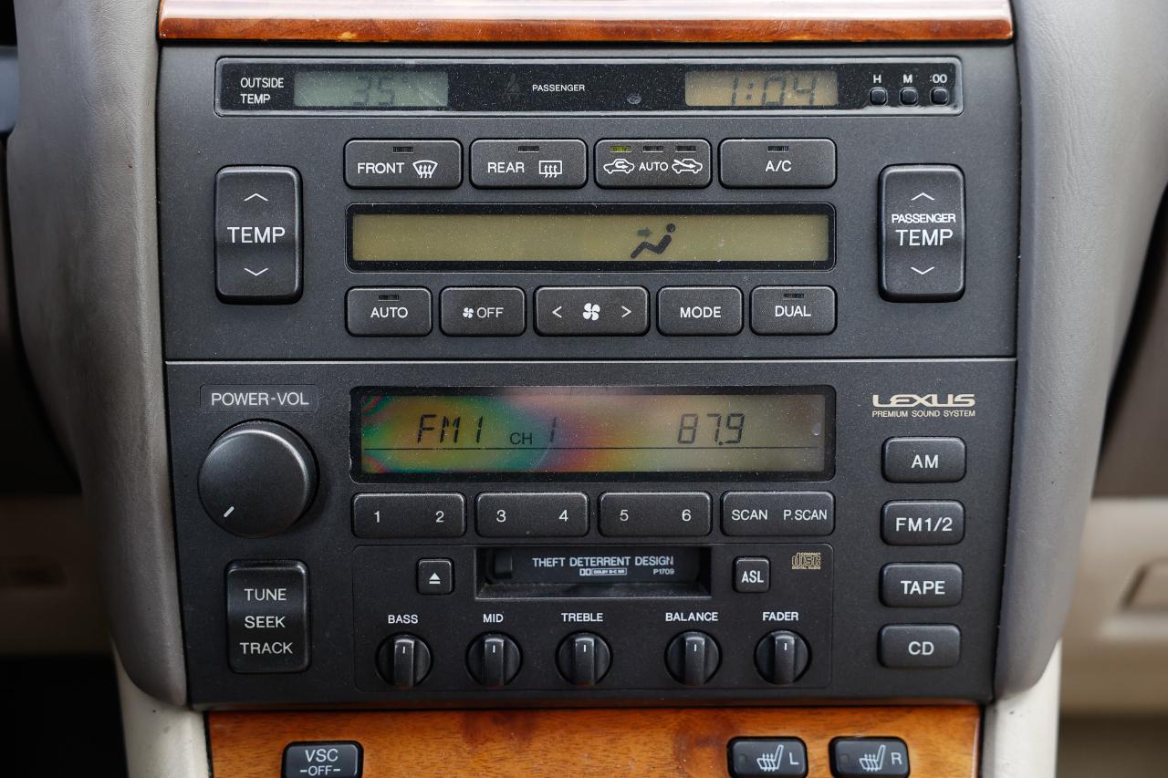 Lexus LS 400 Base 1999