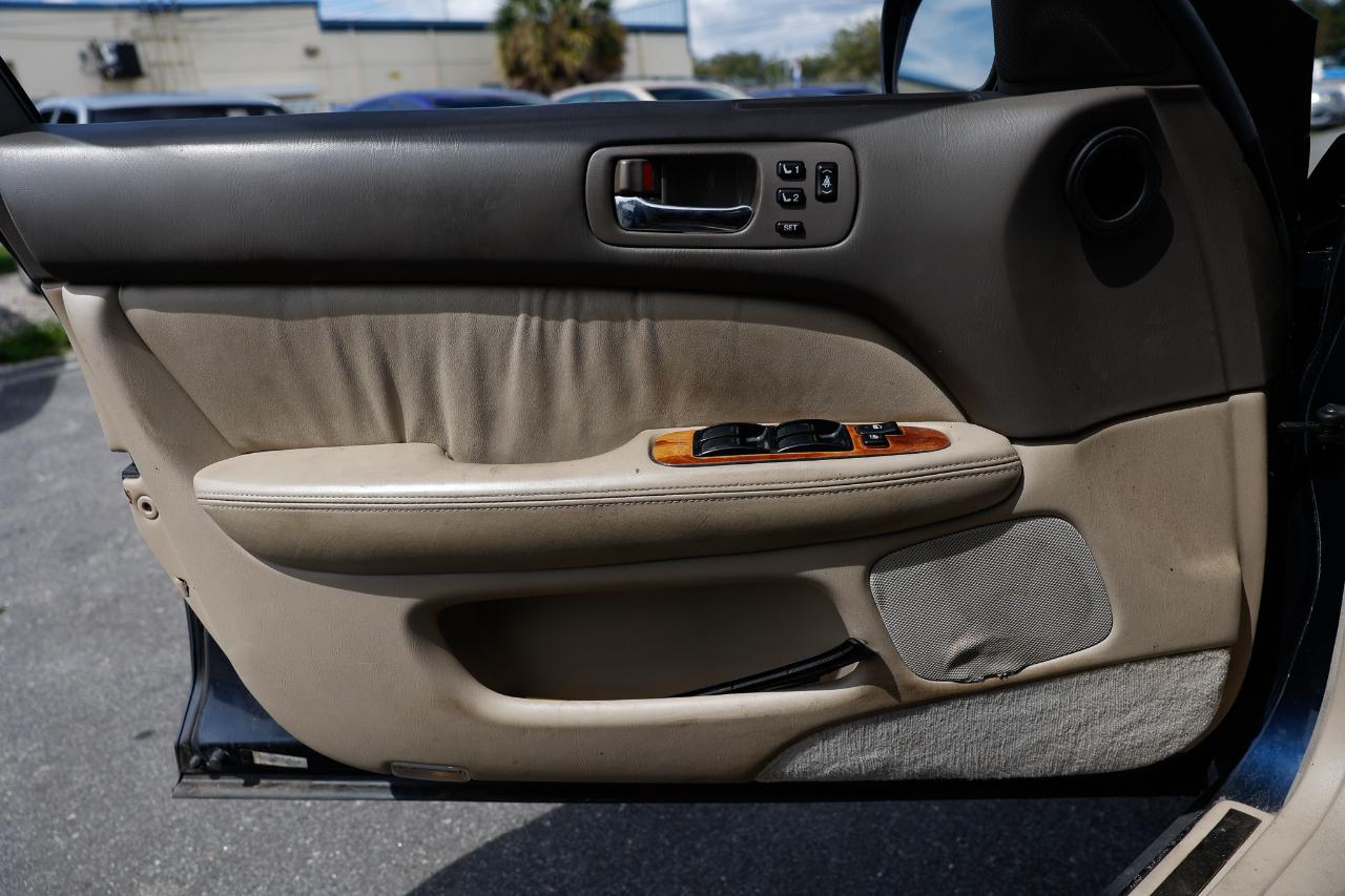 Lexus LS 400 Base 1999