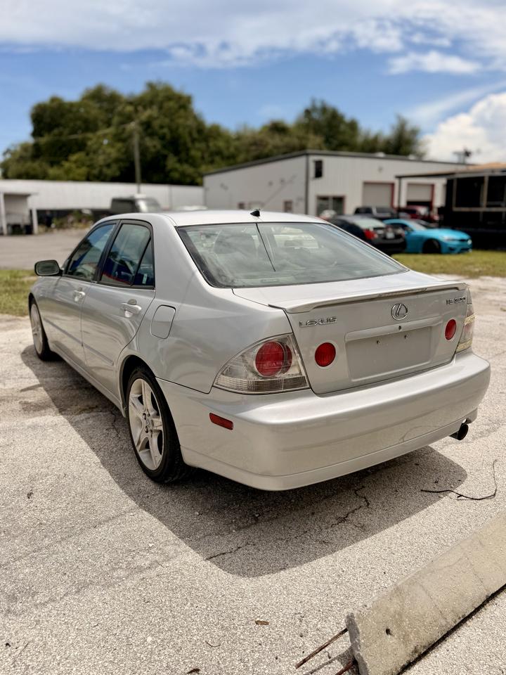 Lexus IS 300 4D Sedan 2003