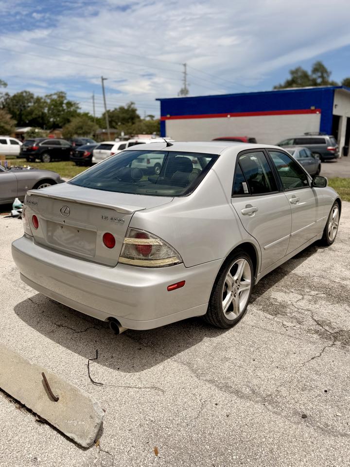 Lexus IS 300 4D Sedan 2003