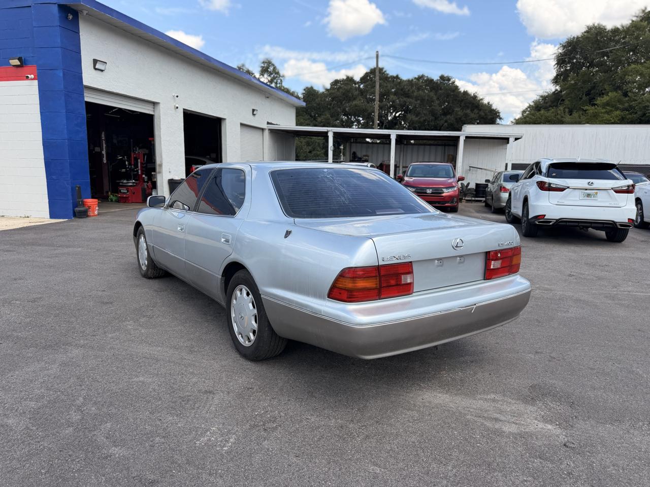 Lexus LS 400 Base 1996