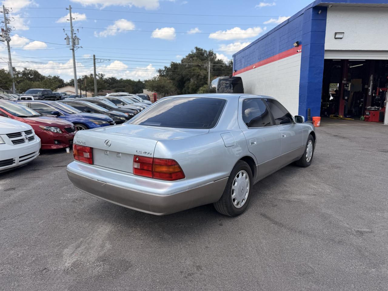 Lexus LS 400 Base 1996