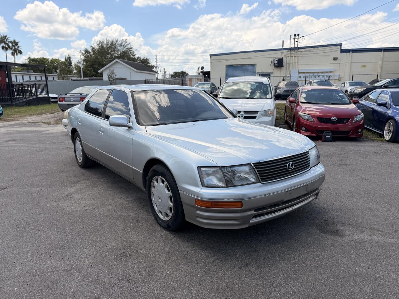 Lexus LS 400 Base 1996