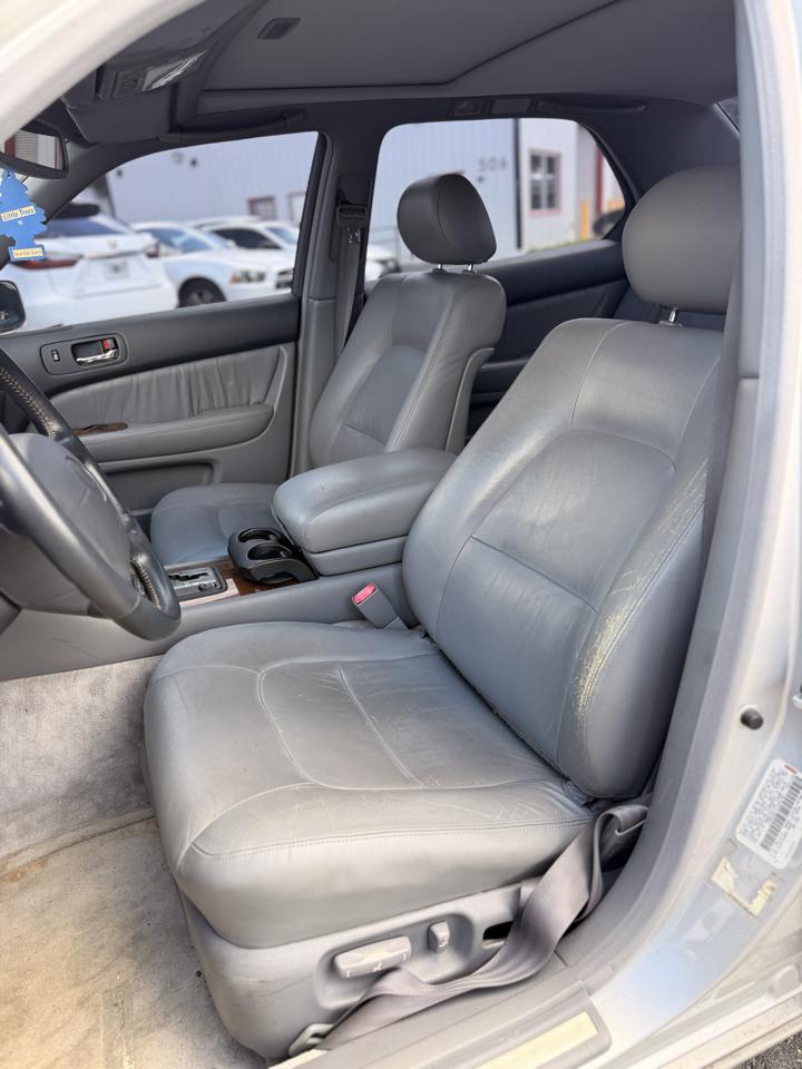 Lexus LS 400 Base 1996