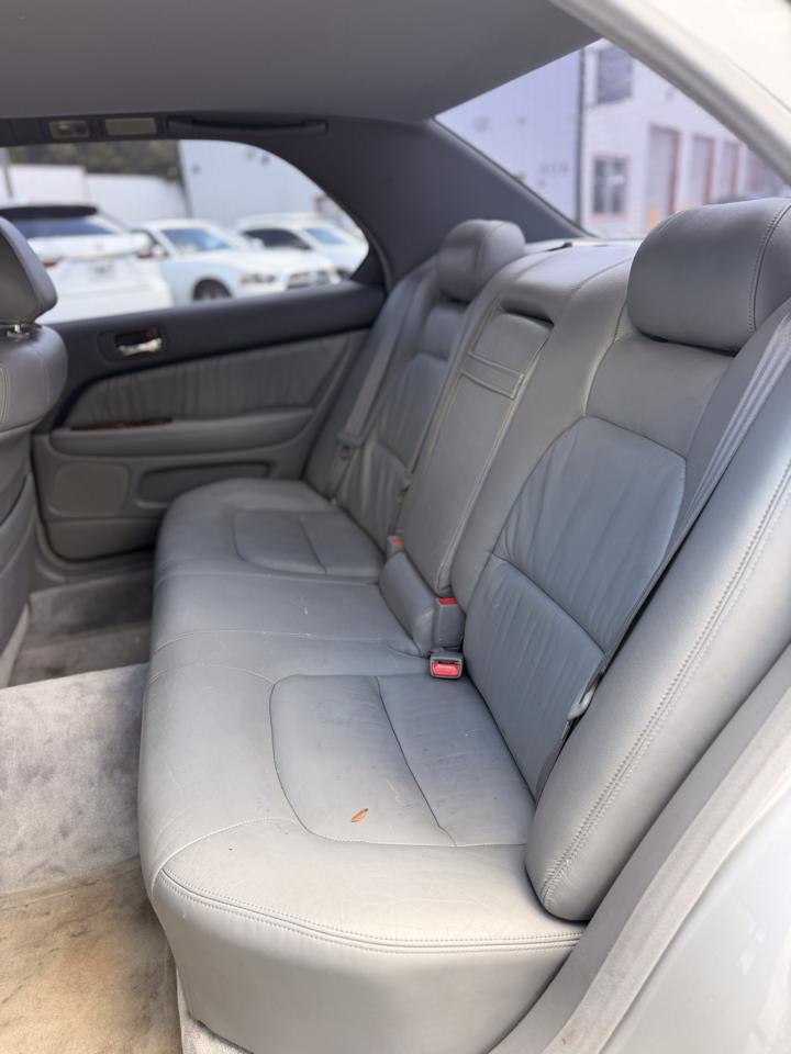 Lexus LS 400 Base 1996