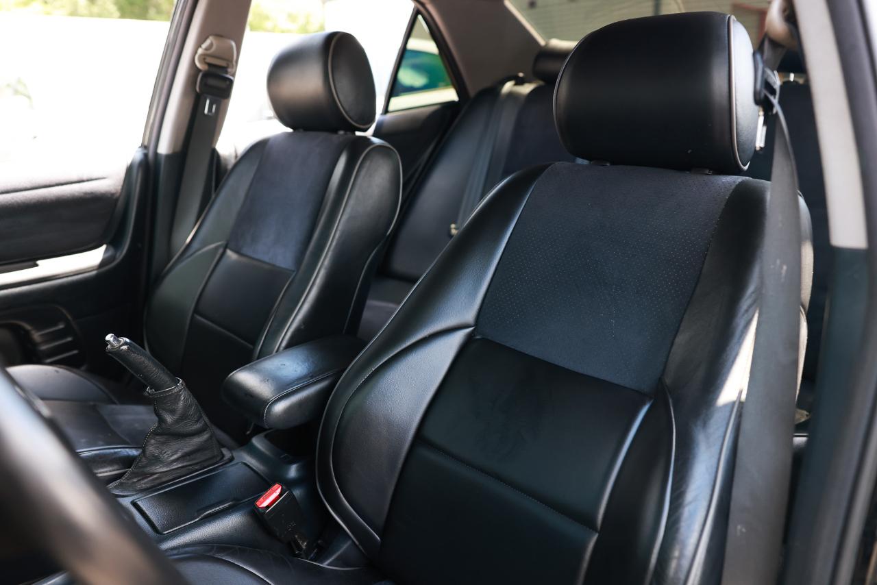 Lexus IS 300 5-Speed Sedan 2003