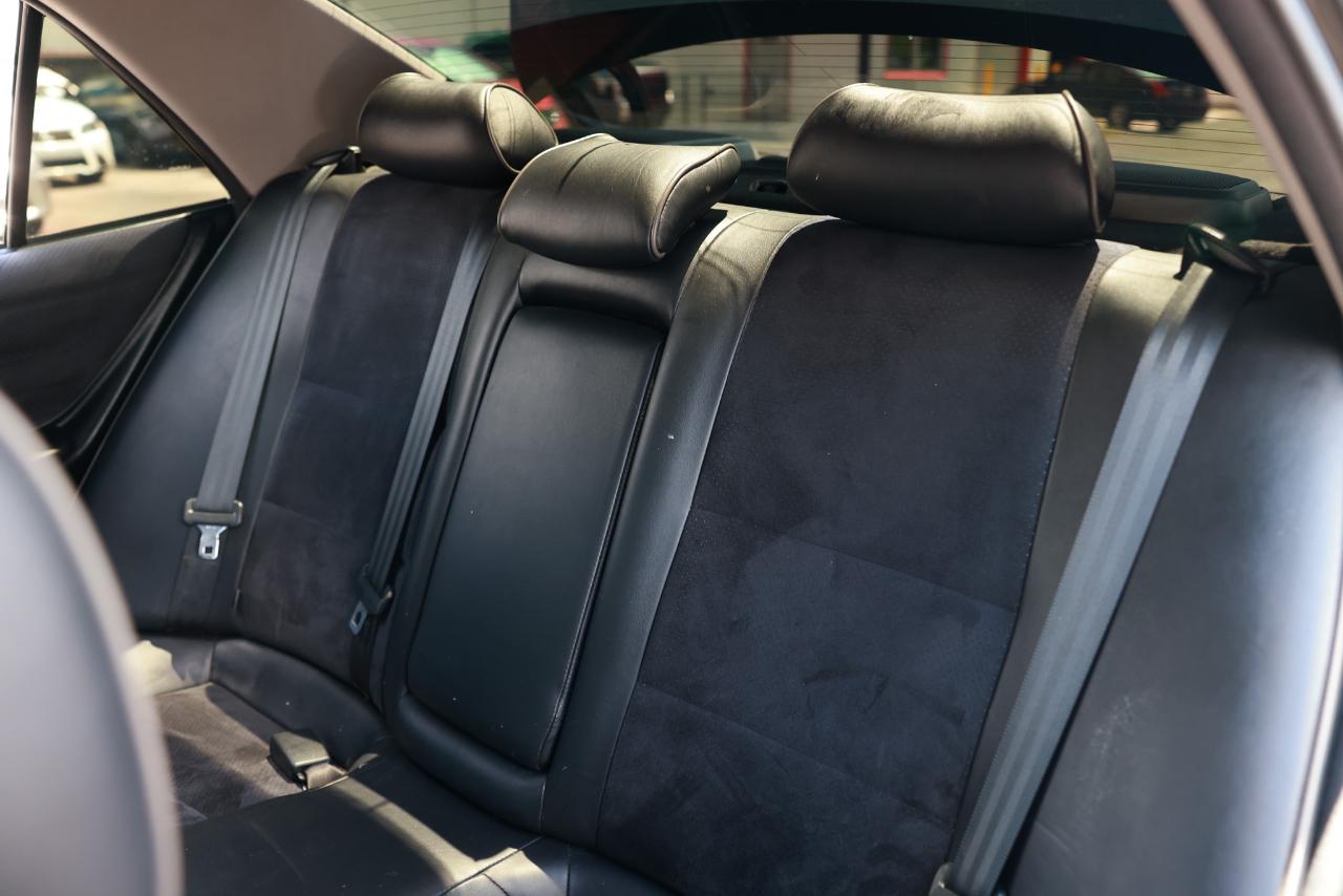 Lexus IS 300 5-Speed Sedan 2003
