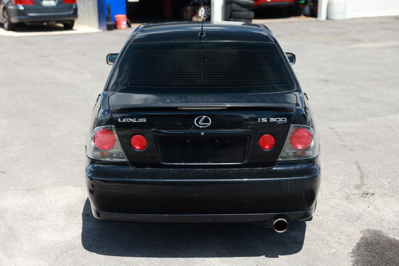 Lexus IS 300 5-Speed Sedan 2003
