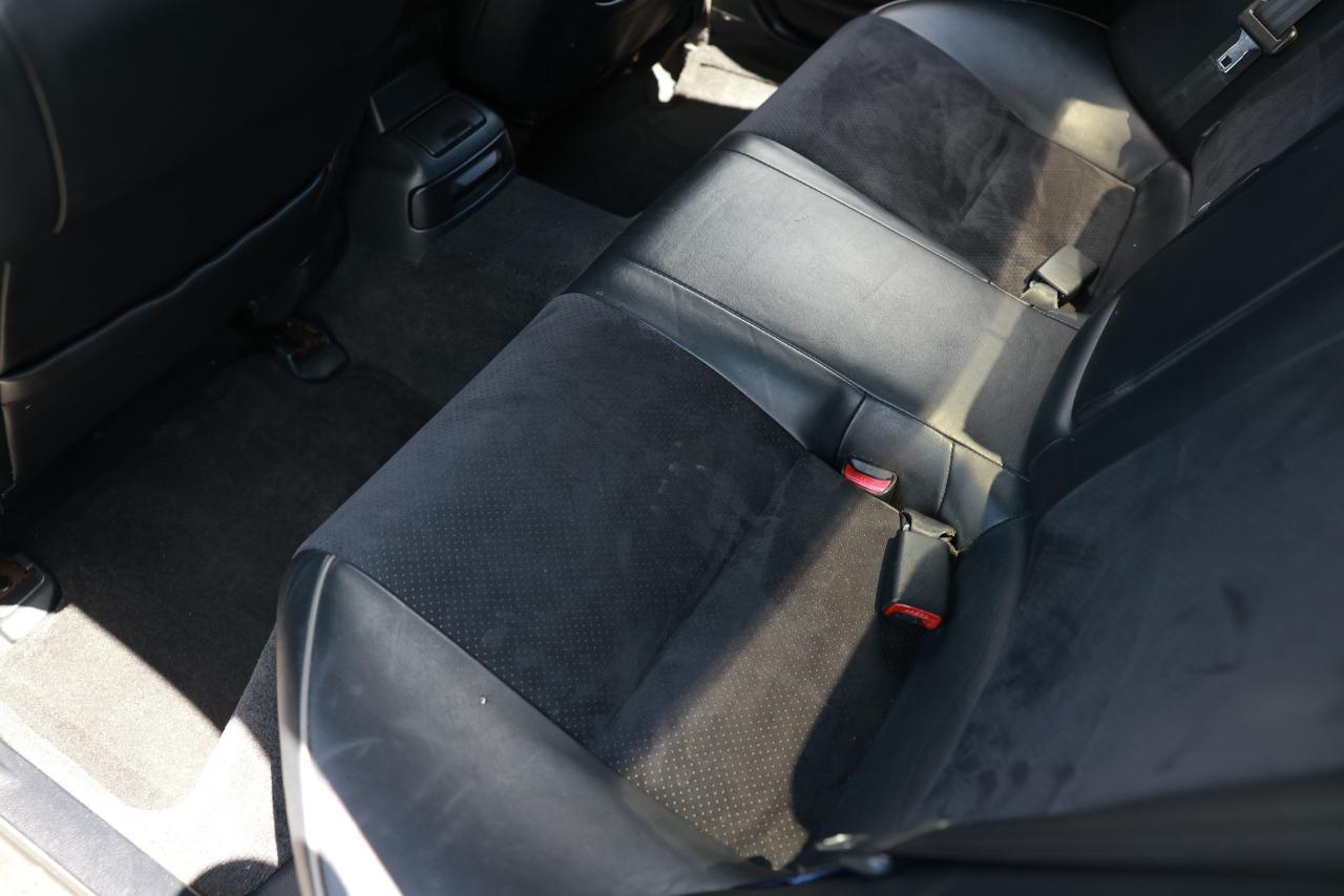 Lexus IS 300 5-Speed Sedan 2003