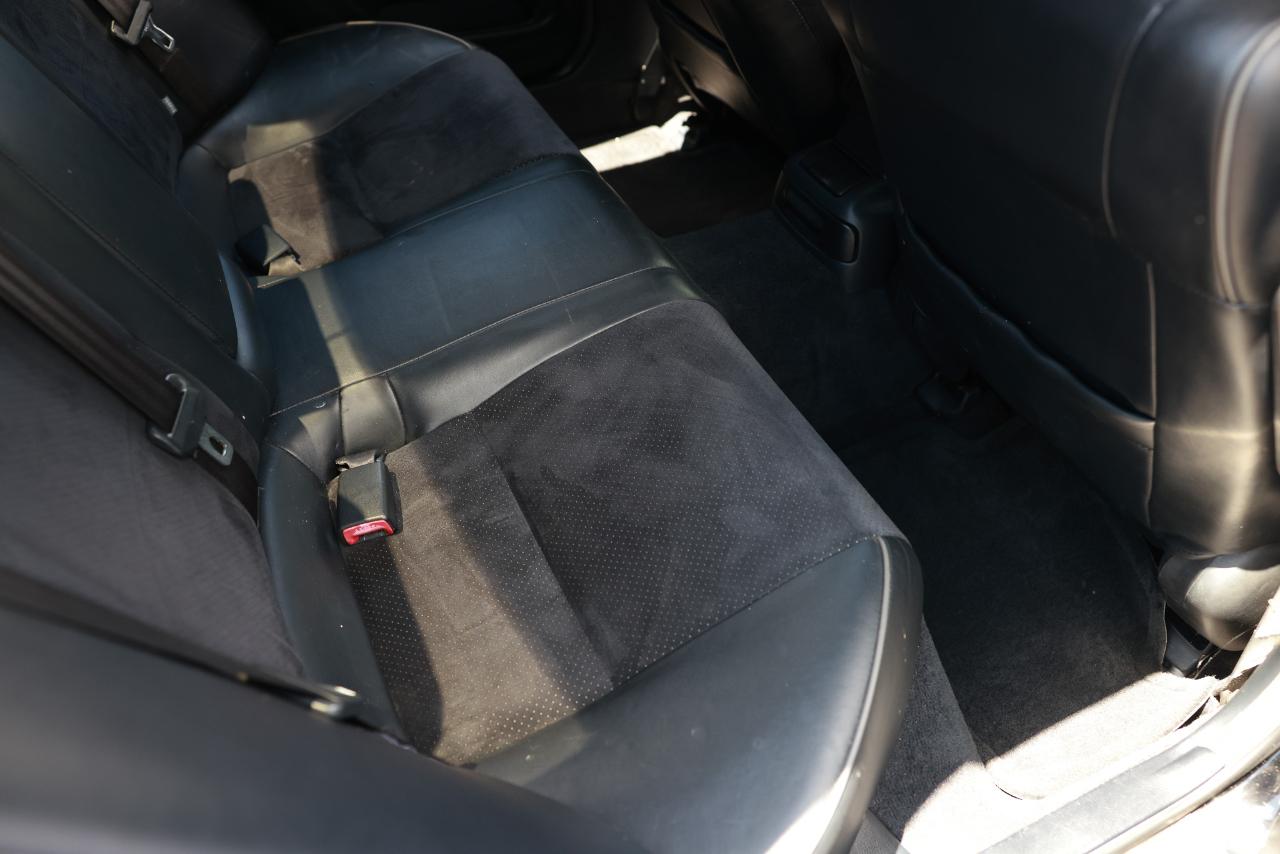 Lexus IS 300 5-Speed Sedan 2003