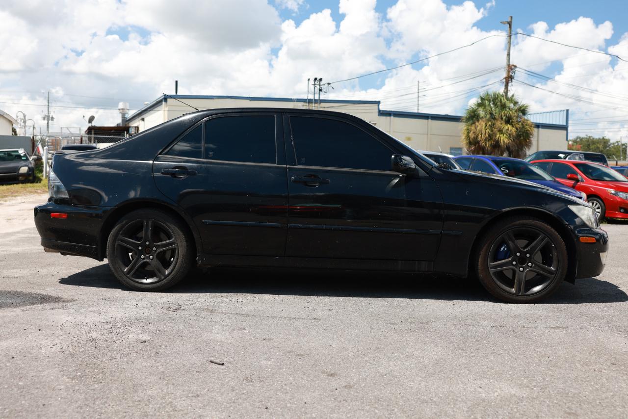 Lexus IS 300 5-Speed Sedan 2003
