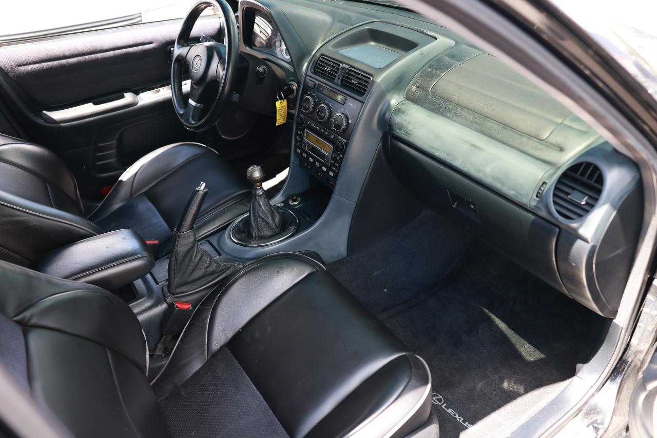Lexus IS 300 5-Speed Sedan 2003