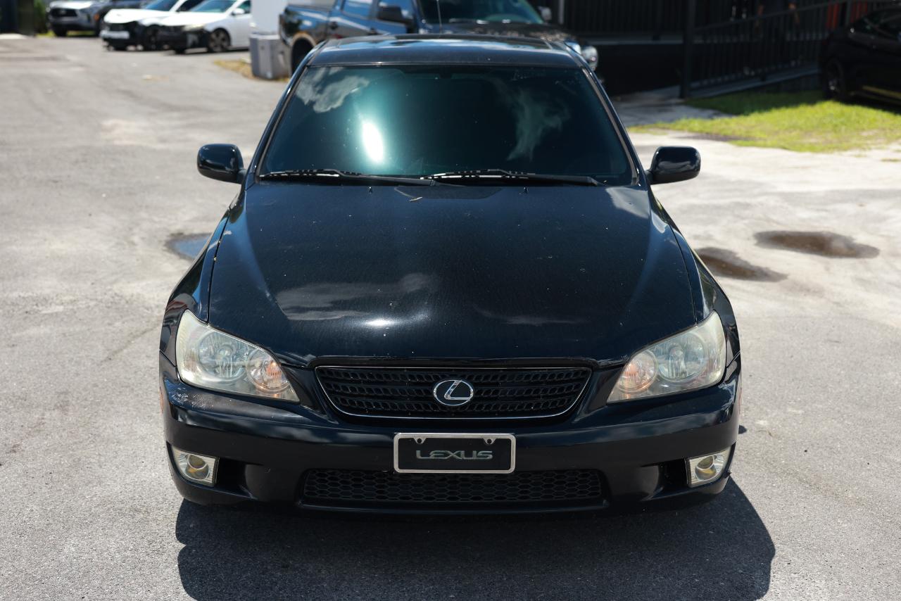 Lexus IS 300 5-Speed Sedan 2003