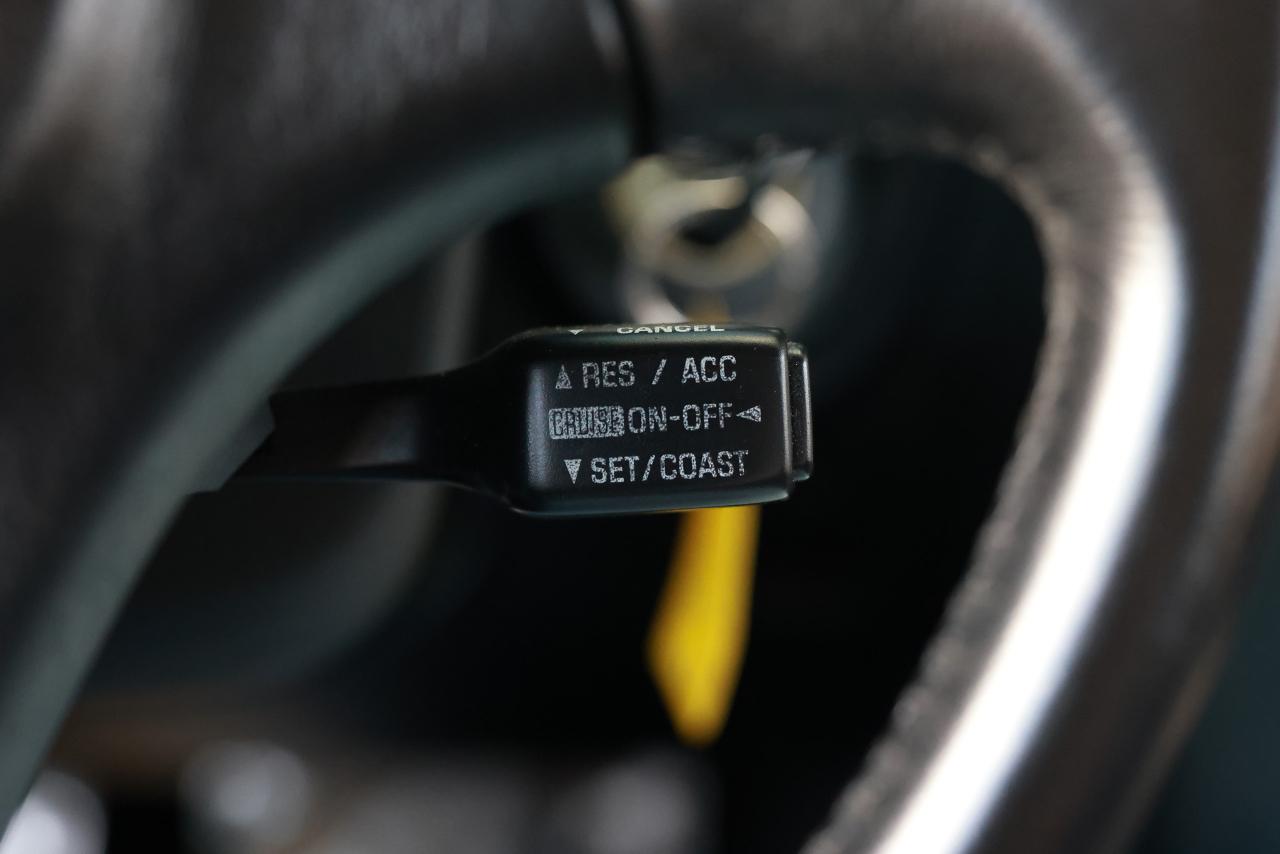 Lexus IS 300 5-Speed Sedan 2003