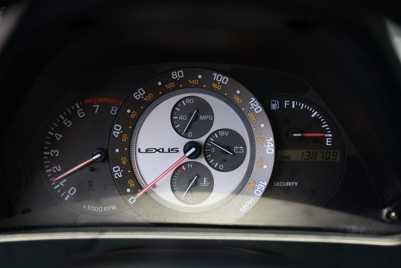 Lexus IS 300 5-Speed Sedan 2003