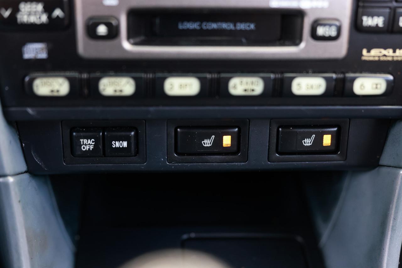 Lexus IS 300 5-Speed Sedan 2003