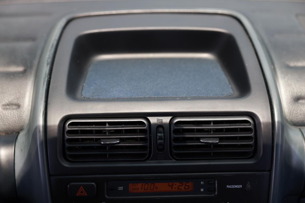 Lexus IS 300 5-Speed Sedan 2003