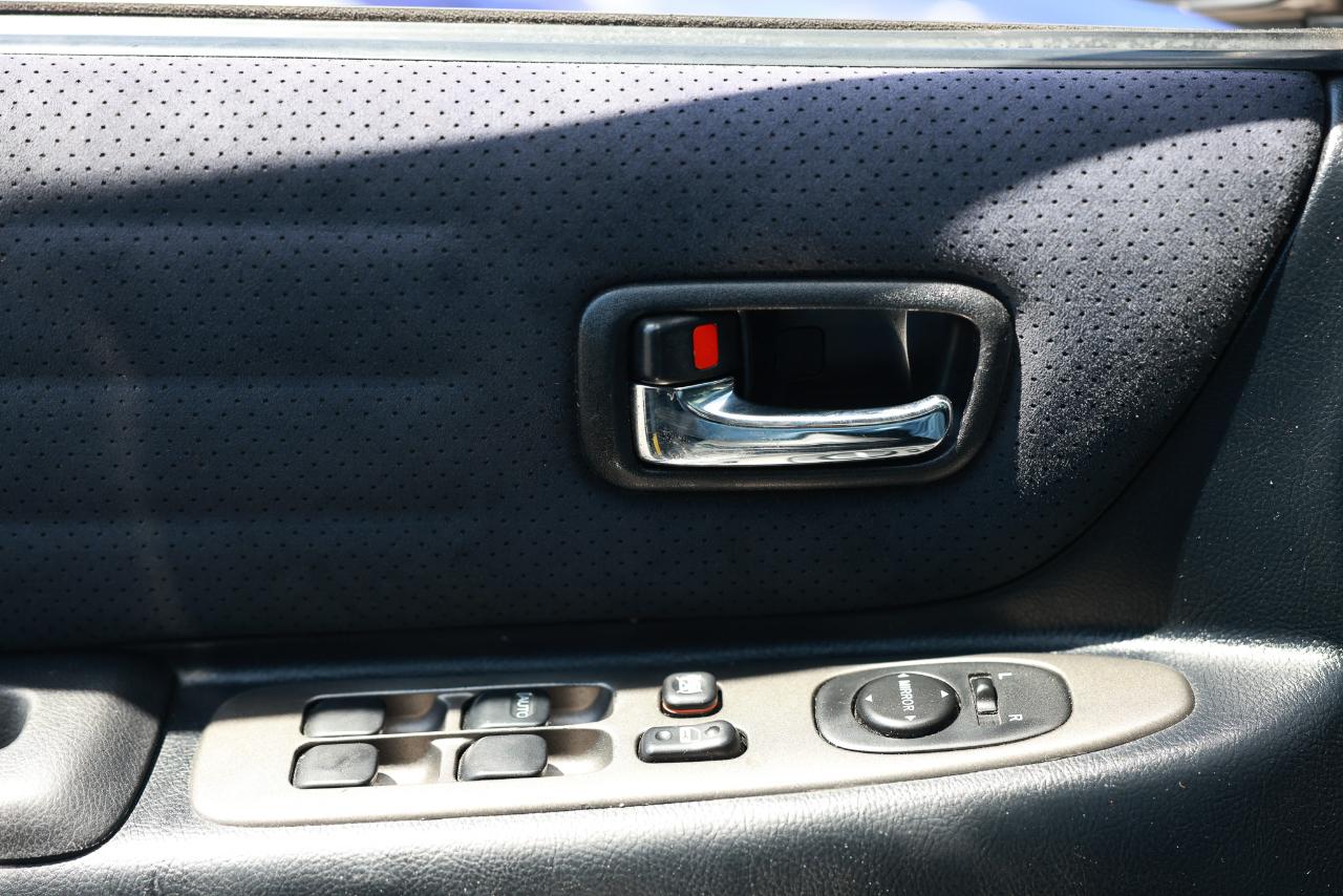 Lexus IS 300 5-Speed Sedan 2003