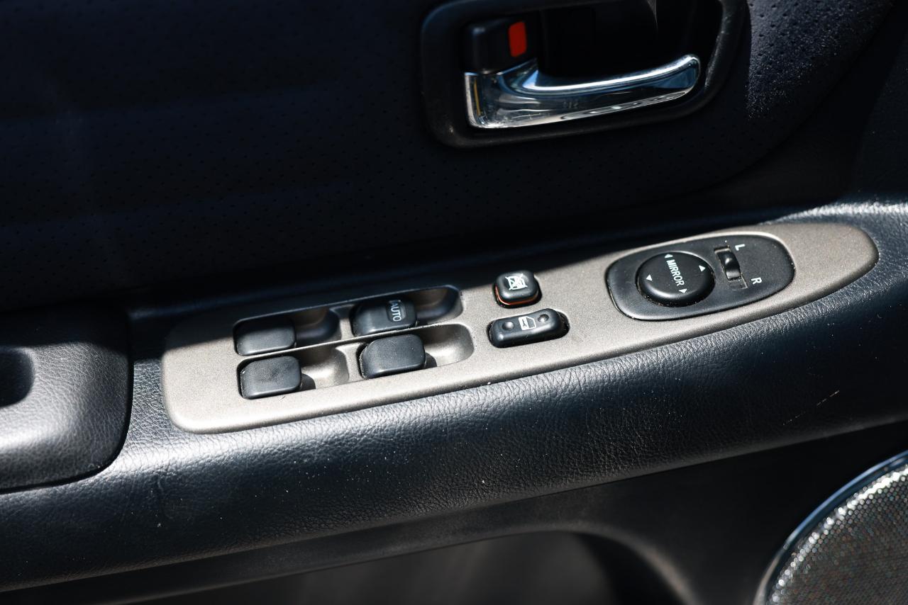 Lexus IS 300 5-Speed Sedan 2003
